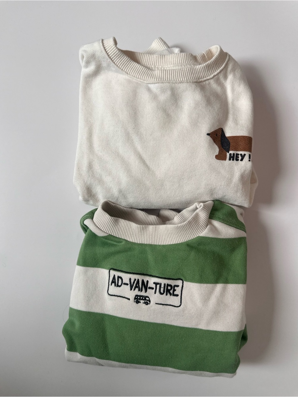 Kids Cream Graphic Sweatshirt & Green Stripe Pullover Set